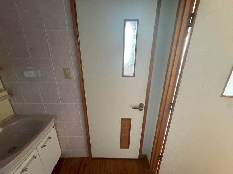 1K Apartment for Rent in Urasoe, Okinawa - 26.75 sqm - Thumbnail 2