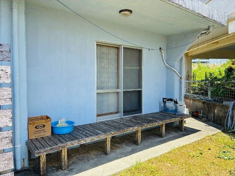 4LDK Reinforced Concrete House with Garden in Uruma City - Thumbnail 4