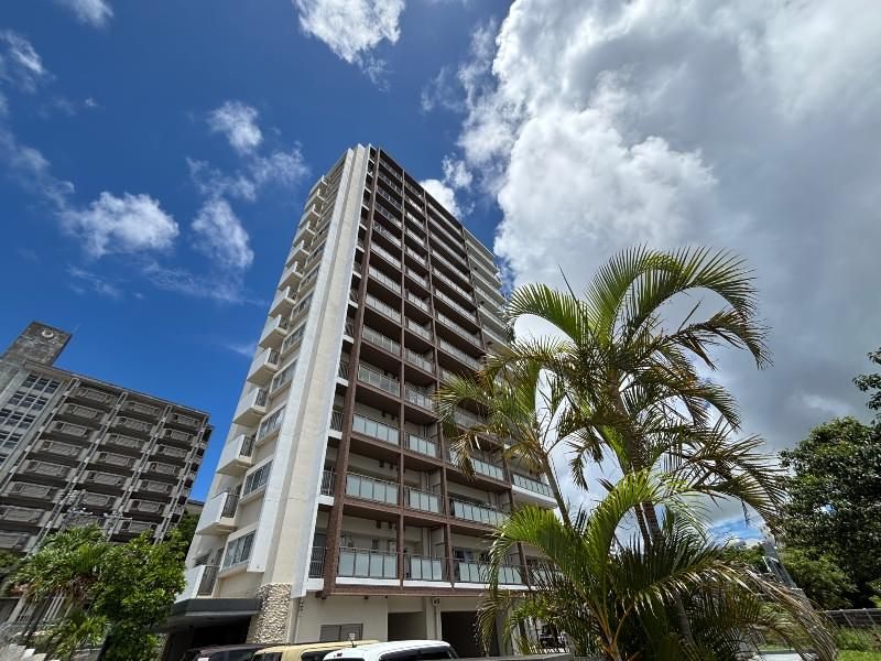 2LDK Apartment for Sale in Okinawa City's Comfort Yamazato Rycom Tower - Thumbnail 3