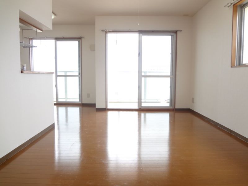 Rent 2LDK Apartment in Naha Goroku, 57 sqm, Free Parking - Thumbnail 2