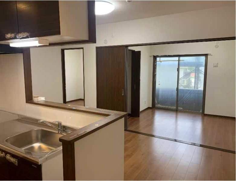 Modern 2LDK Apartment for Rent in Haebaru, Okinawa - Thumbnail 3