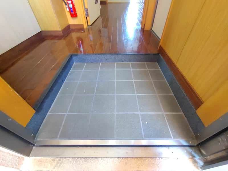 2LDK Apartment for Rent in Tomigusuku, Okinawa - Zero Deposit - Thumbnail 3