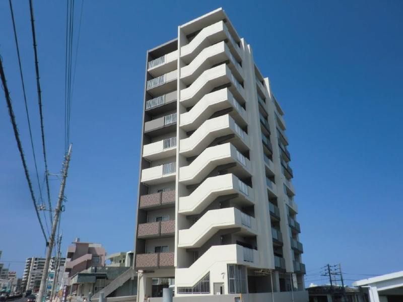 3LDK Apartment for Sale in Ginowan, Okinawa with Sea Views - Thumbnail 2