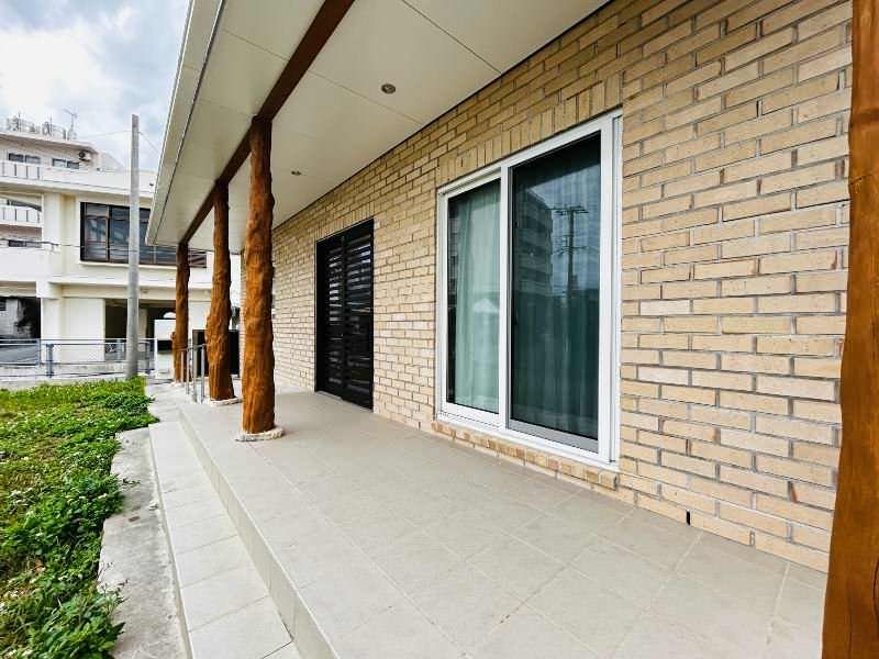 Modern 3LDK Single-Story House with Large Garden in Naha, Okinawa - Thumbnail 4