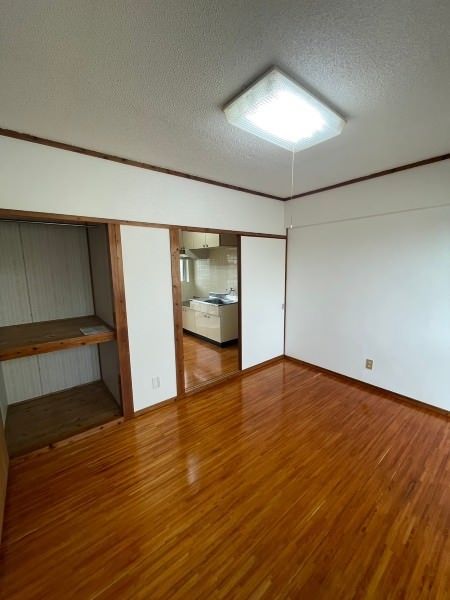 1K Apartment for Rent in Nakagusuku Village, Okinawa - Thumbnail 3