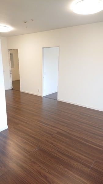 2LDK Apartment for Sale in Miyazato, Okinawa City - Thumbnail 3