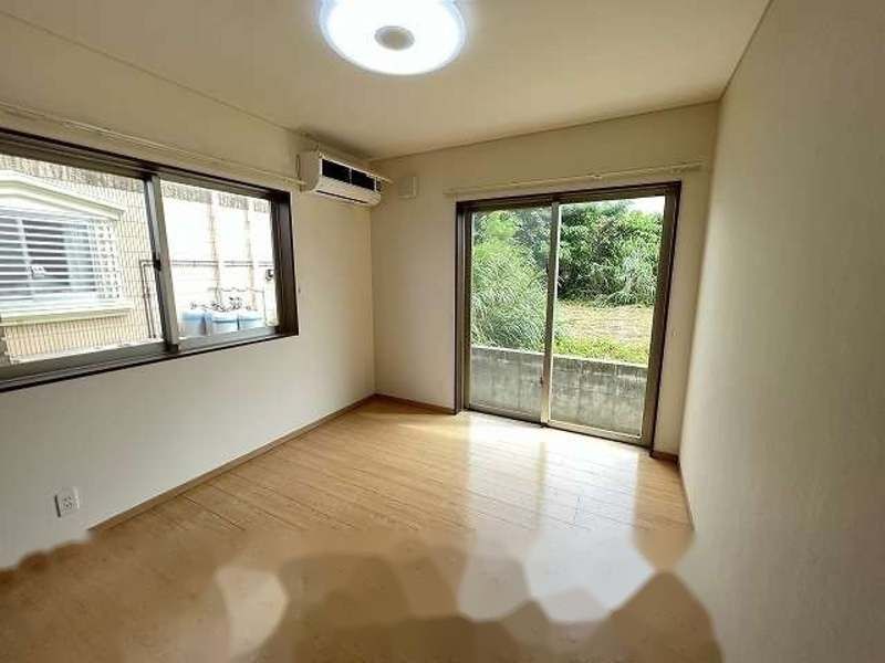 4LDK RC House for Sale in Yomitan, Okinawa - 231 sqm - Thumbnail 3