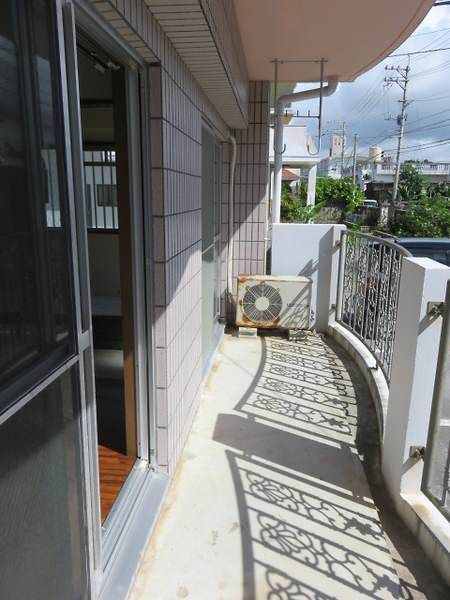 Ocean-View 2LDK Apartment for Rent in Yomitan Village, Okinawa - Thumbnail 2