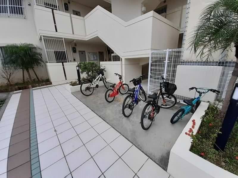 Modern 2LDK Pet-Friendly Apartment for Rent in Ginowan Village, Okinawa - Thumbnail 4