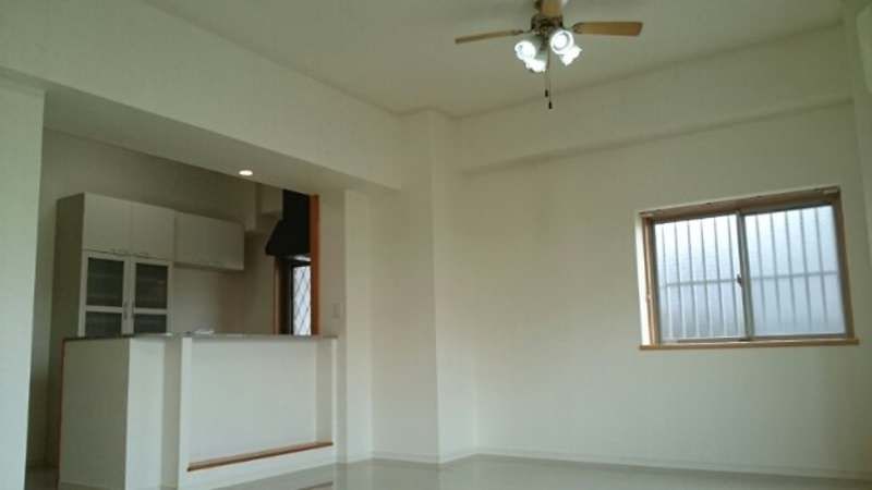 Spacious 2LDK Apartment for Rent in Okinawa City - Thumbnail 4