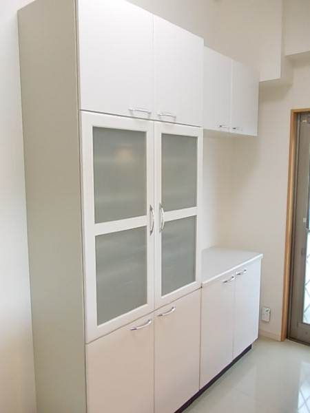 Spacious 2LDK Apartment for Rent in Okinawa City - Thumbnail 2
