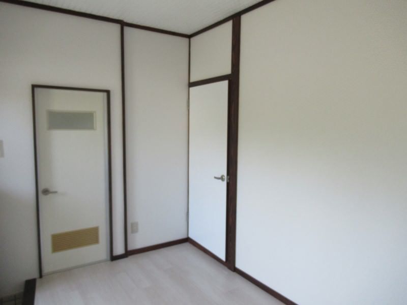 Refurbished 1DK Apartment for Rent in Urasoe, Okinawa - Thumbnail 2
