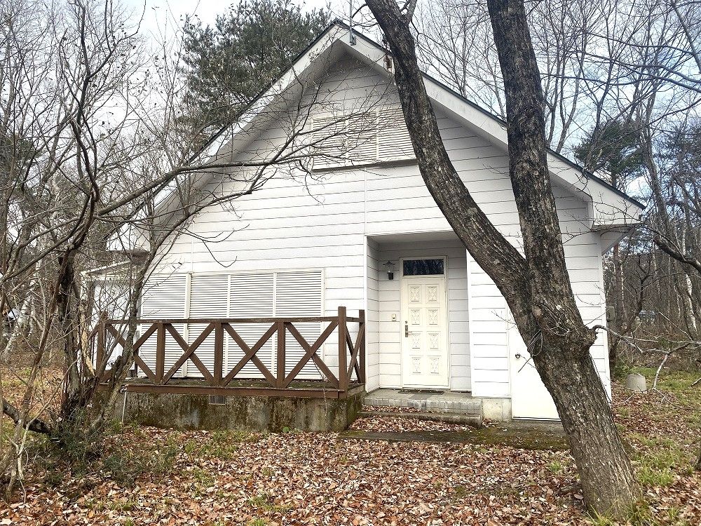 White Villa in Hatodori Heiwa-go, Fukushima - 1LDK Forest Retreat - Image 1