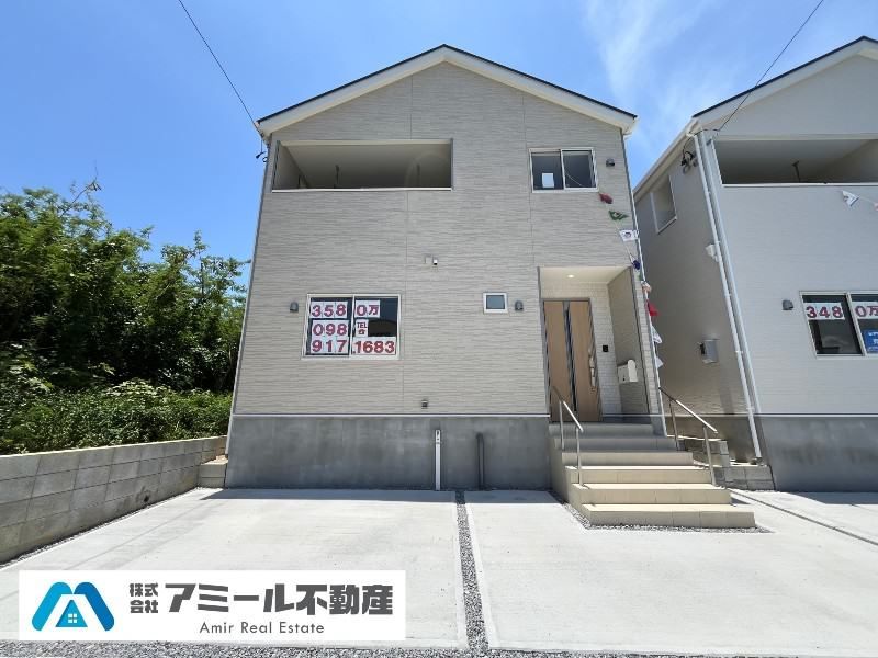 New 4LDK House with Wind Resistance in Uruma City, Okinawa - Thumbnail 3