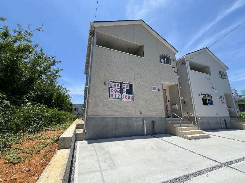 New 4LDK House with Wind Resistance in Uruma City, Okinawa - Thumbnail 2