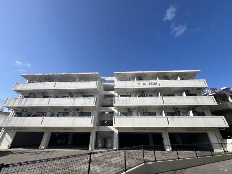 Spacious 1R Apartment Near Ryukyu University in Ginowan - Thumbnail 2