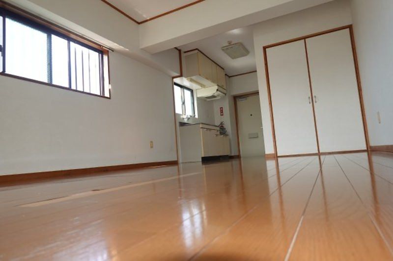 Spacious 1R Apartment Near Ryukyu University in Ginowan - Thumbnail 4