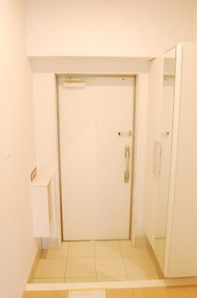Modern 2LDK Apartment in Nanjo City, Okinawa - Thumbnail 2