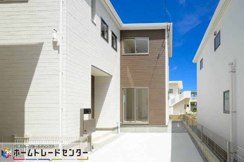 New 4LDK House in Ginowan, Okinawa with Long-Term Superior Quality - Thumbnail 2