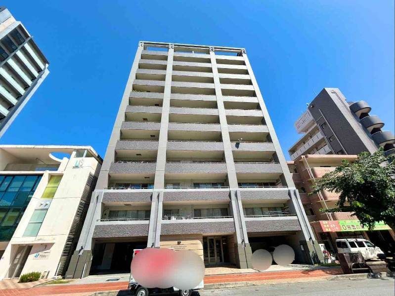 4LDK Apartment in Naha Omoromachi | Reinforced Concrete | Near AEON - Thumbnail 3