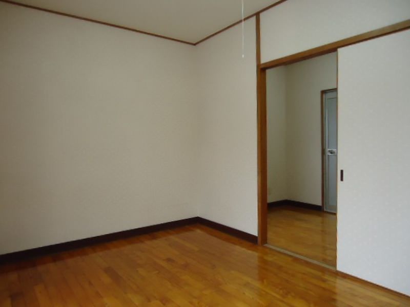 City Terrace 1K Apartment for Rent in Naha, Okinawa - Thumbnail 2