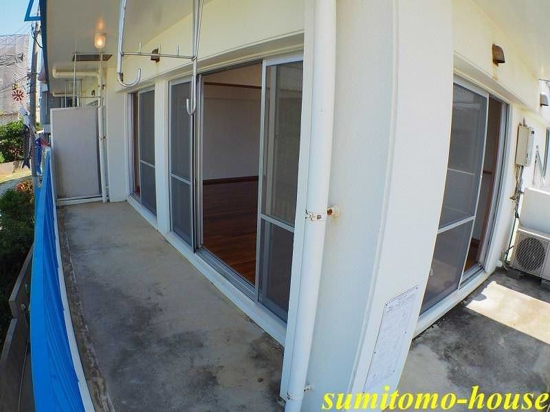 Ocean View 2LDK Apartment for Rent in Yomitan Village, Okinawa - Thumbnail 2