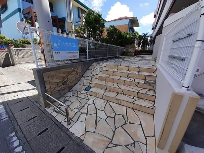 1LDK Apartment for Rent in Ezu, Uruma City, Okinawa - Thumbnail 3
