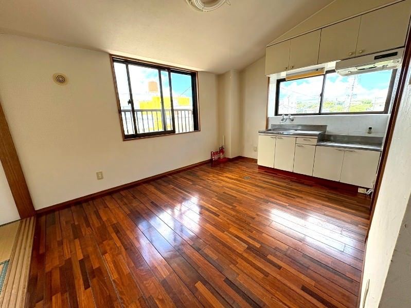 Rental Apartment in Okinawa City - 2DK, Separate Bath/Toilet - Thumbnail 4