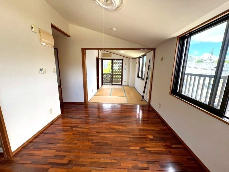Rental Apartment in Okinawa City - 2DK, Separate Bath/Toilet - Thumbnail 3