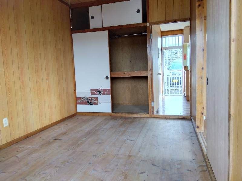 2DK Corner Apartment for Rent in Kita-Nakagusuku, Okinawa - Thumbnail 3