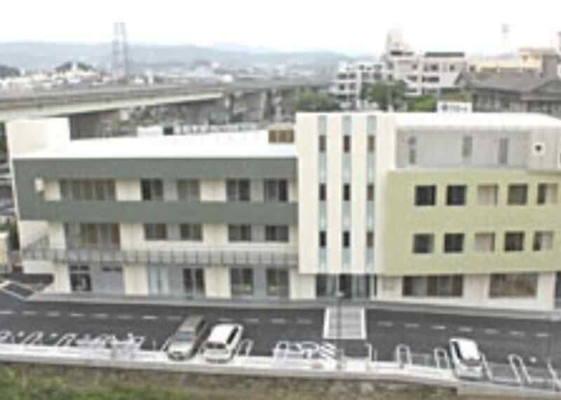 2DK Apartment for Rent in Nanjo City, Okinawa with Separate Bath/Toilet - Thumbnail 2