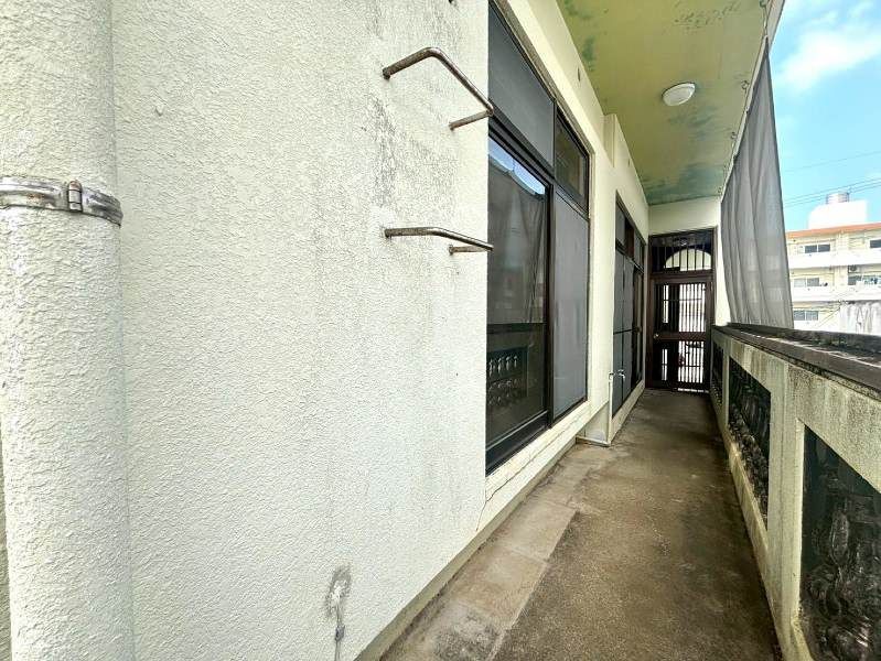 3LDK Reinforced Concrete House for Sale in Uruma City, Okinawa - Thumbnail 3