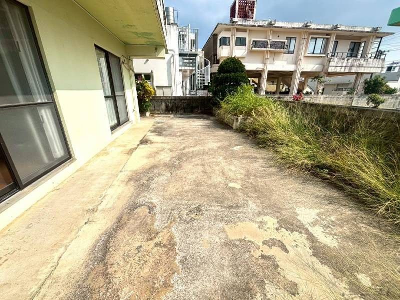 3LDK Reinforced Concrete House for Sale in Uruma City, Okinawa - Thumbnail 4