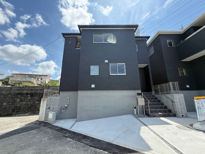 New 3LDK House for Sale in Nakagusuku Village, Okinawa - Thumbnail 2
