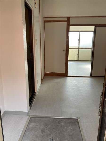 2DK Apartment for Rent in Nishihara, Okinawa - 32 sqm - Thumbnail 2