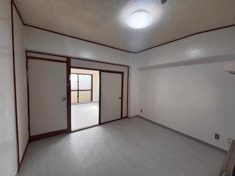 2DK Apartment for Rent in Nishihara, Okinawa - 32 sqm - Thumbnail 3