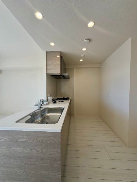 Modern 2LDK Apartment for Rent in Haebaru Town, Okinawa - Thumbnail 3