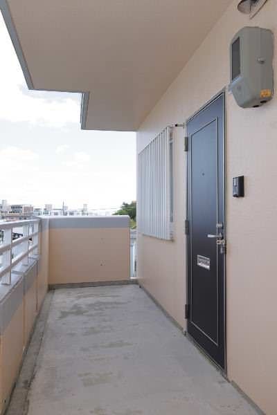 Sunny Hill 2DK Apartment for Rent in Nishihara, Okinawa - Thumbnail 2