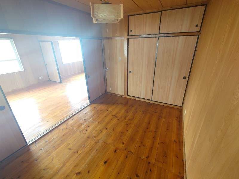 2LDK Apartment with Free Tandem Parking in Kitana, Okinawa - Thumbnail 3