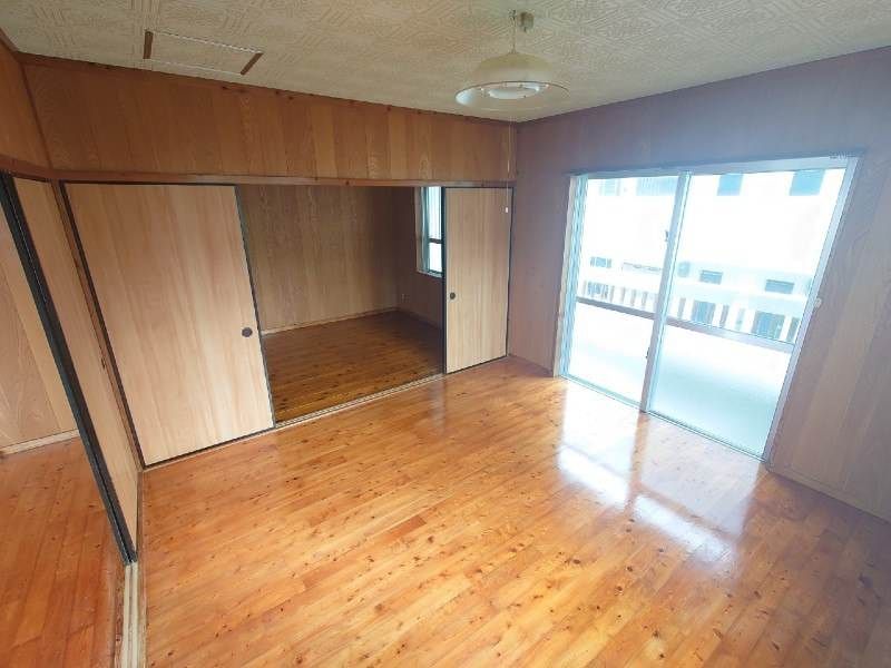 2LDK Apartment with Free Tandem Parking in Kitana, Okinawa - Thumbnail 2