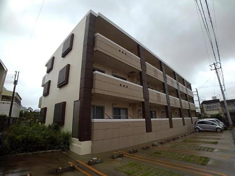 Modern 1LDK Apartment for Rent in Naha, Okinawa - Riverside Yone - Thumbnail 3