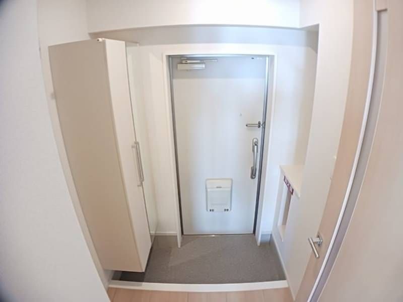 Modern 1LDK Apartment for Rent in Naha, Okinawa - Riverside Yone - Thumbnail 4