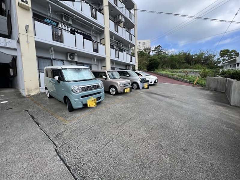 1R Apartment for Rent in Haebaru-cho, Okinawa - Thumbnail 4