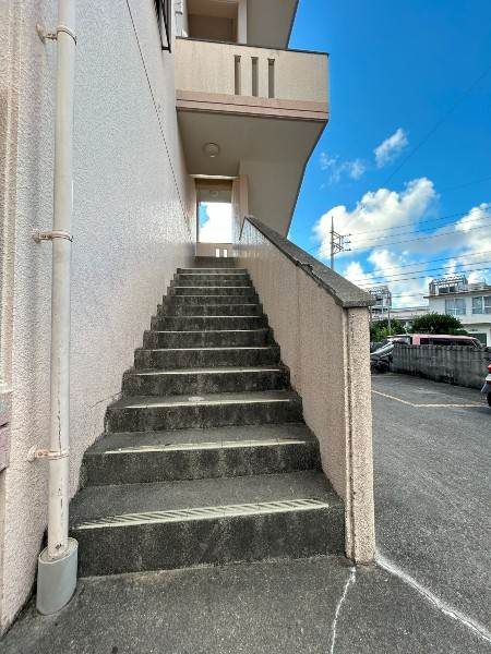 3DK Family Apartment for Rent in Haebaru, Okinawa - Thumbnail 2