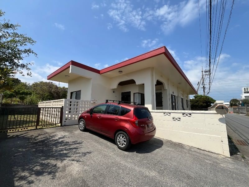 Spacious RC House with Large Garden for Sale in Uruma, Okinawa - Thumbnail 3
