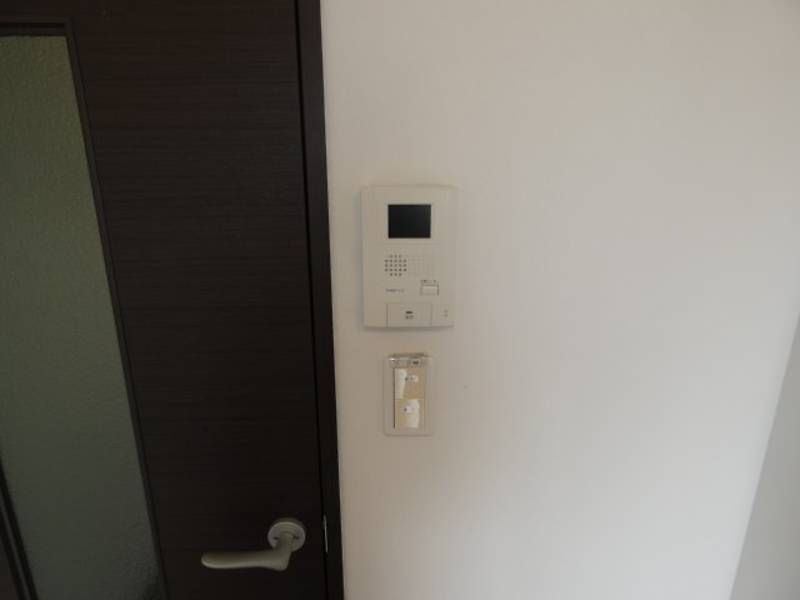 Modern 1K Apartment for Rent in Yomitan Village, Okinawa - Thumbnail 3