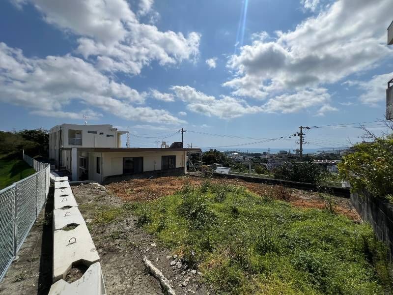 4LDK House with Garden & Views in Okinawa City - Thumbnail 4