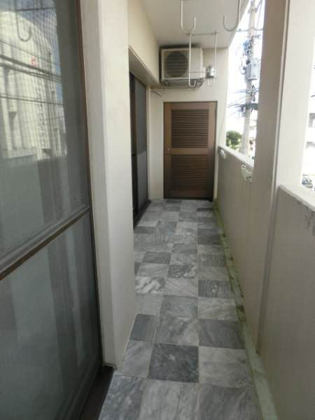 2DK Apartment for Rent in Kubota, Okinawa City - 53 sqm - Thumbnail 2