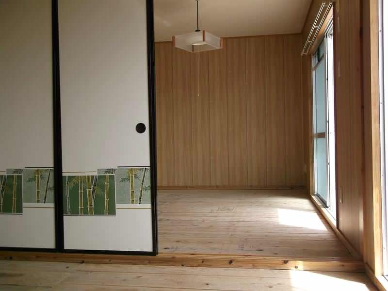 Chateau Toma 3DK Apartment for Rent in Ginowan Village, Okinawa - Thumbnail 4