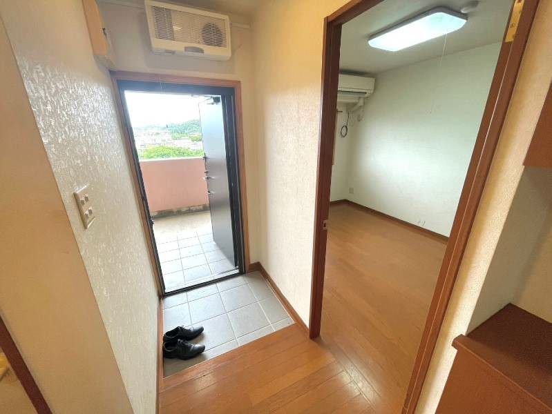 Royal Hills Gushikawa 3LDK Apartment for Rent in Uruma City - Thumbnail 4